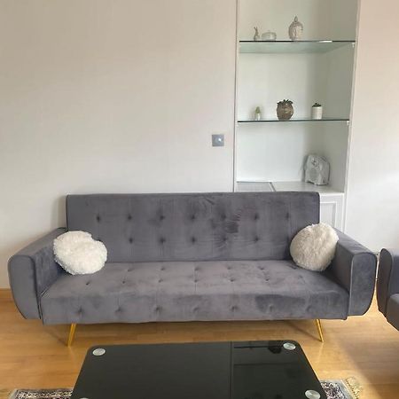 Cozy Two Bedroom Flat In The Heart Of Londres Exterior foto