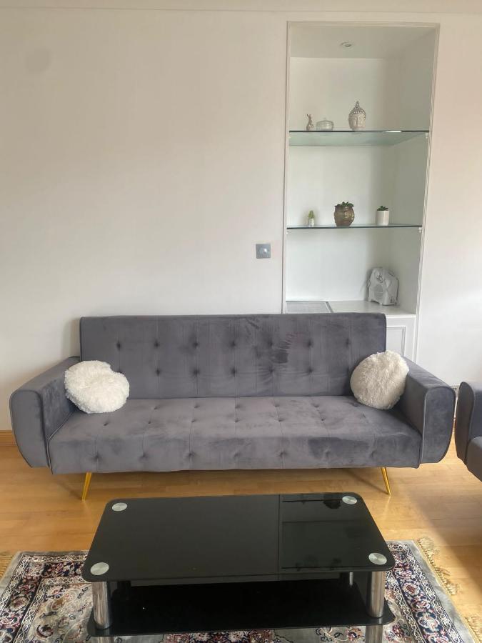 Cozy Two Bedroom Flat In The Heart Of Londres Exterior foto