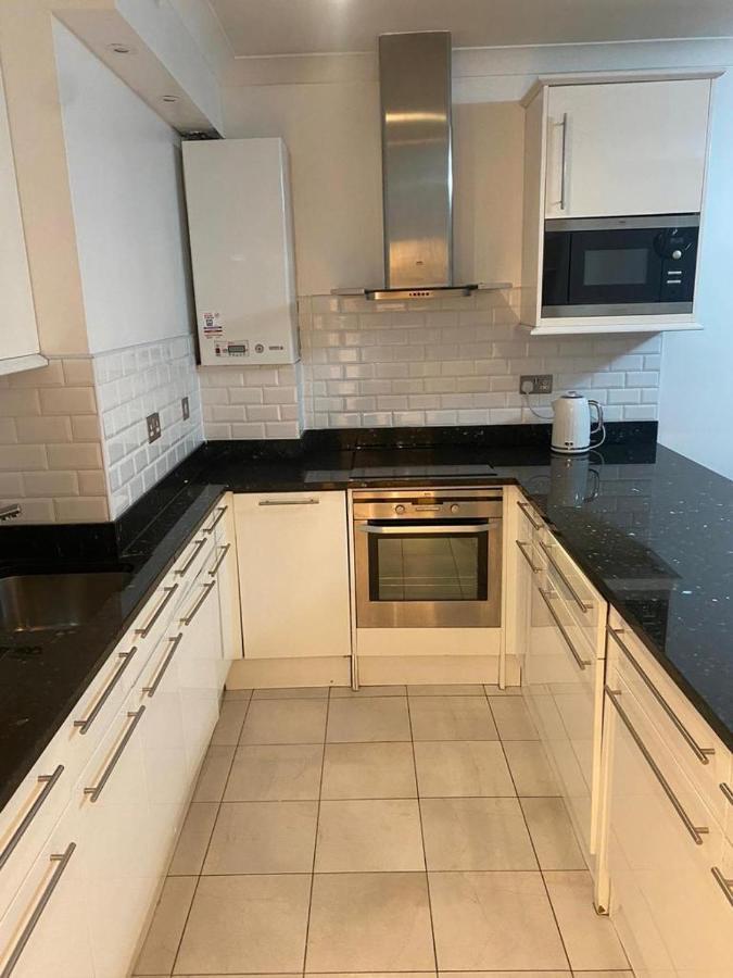 Cozy Two Bedroom Flat In The Heart Of Londres Exterior foto